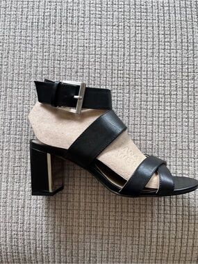 Adrienne Vittadini NWTSize 7.5 Black Strappy Silver Trim Block Heel Sandals